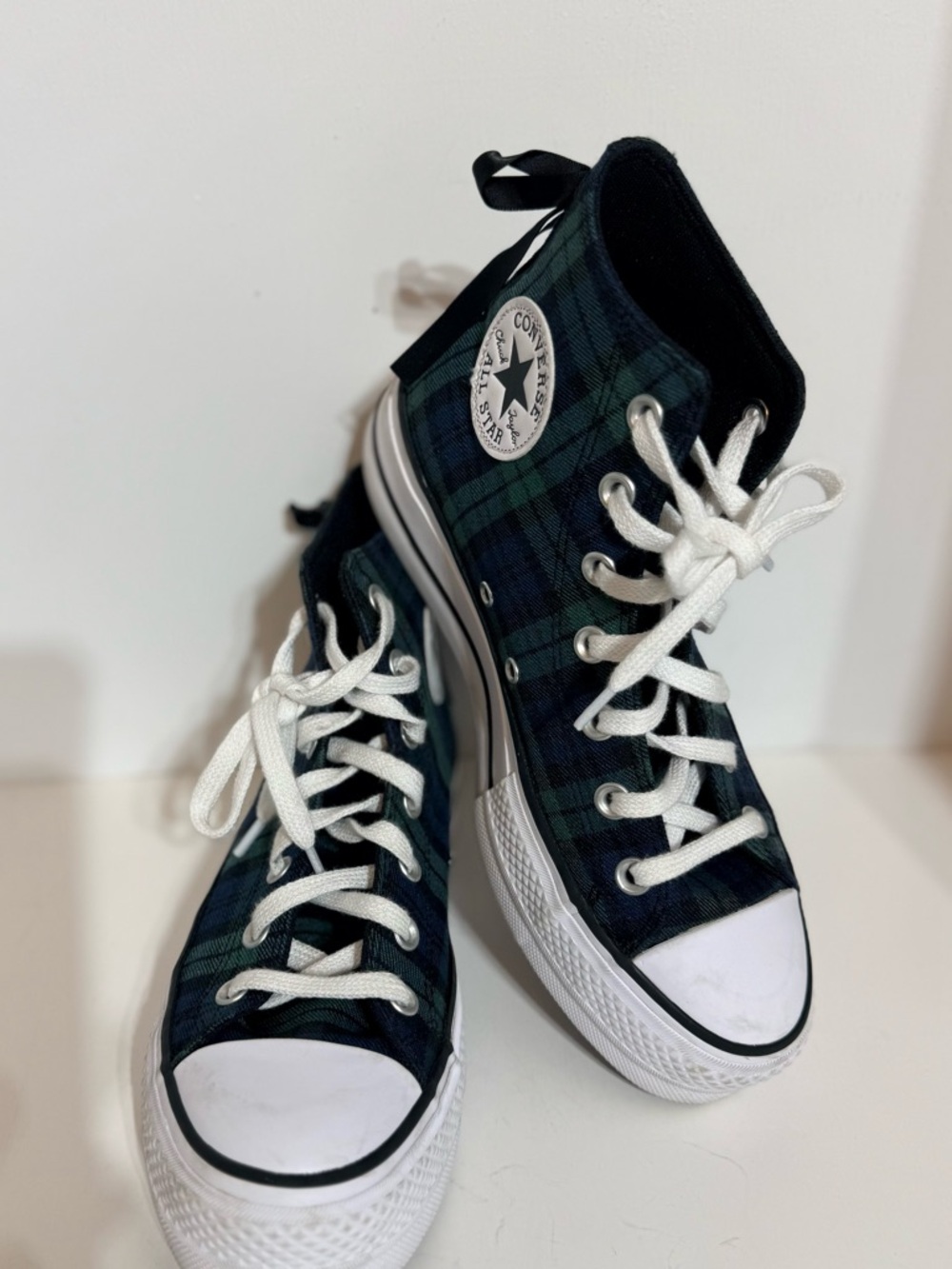 Converse Chuck Taylor All Star Lift Platform Plaid High-Tops. Size 8 women’s